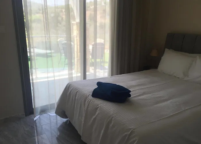 Caprice Kosher Apart Otel Neo Chorio